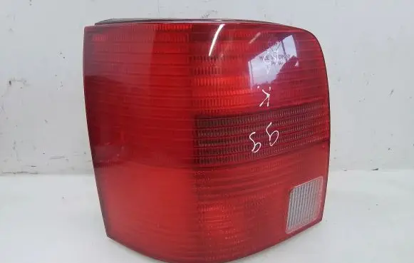 Volkswagen PASSAT B5 Rear/tail lights