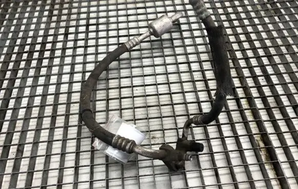Air conditioning (A/C) pipe/hose
