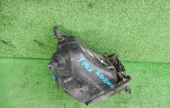 Jaguar F-Pace AdBlue liquid reservoir hk835j228a