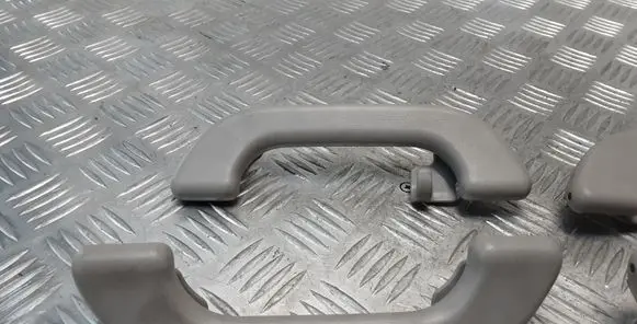 Subaru B9 Tribeca Front interior roof grab handle