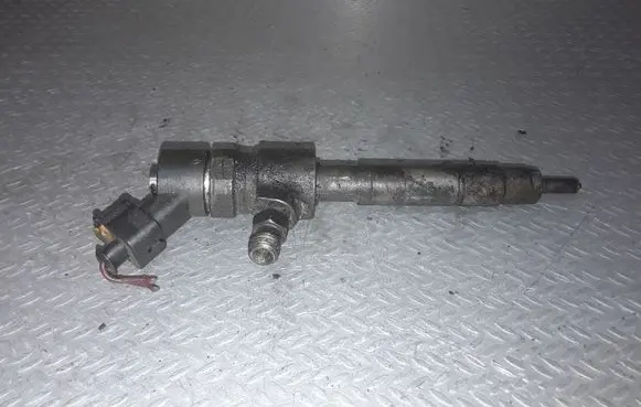 Opel Zafira B Fuel injector 0445110165