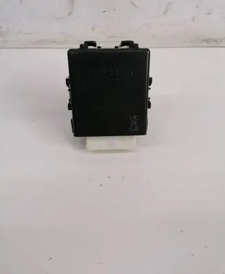 Toyota Auris 150 Window wiper relay 8594002040 4230001071