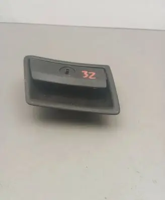 BMW 5 E34 Glove box handle 511619287161