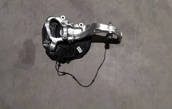 Mercedes-Benz S W222 Front wheel hub 2221901 GER13