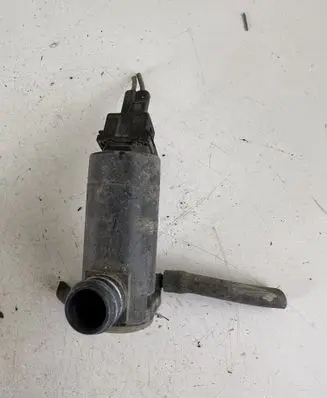 Land Rover Discovery 3 - LR3 Windscreen/windshield washer pump 217035M06 21703 5M06