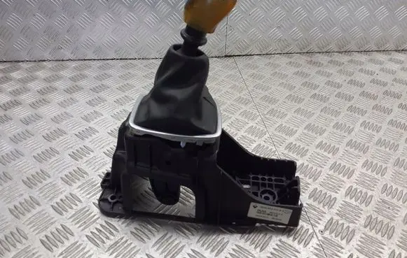 Renault Laguna III Gear selector/shifter in gearbox 8200933373B
