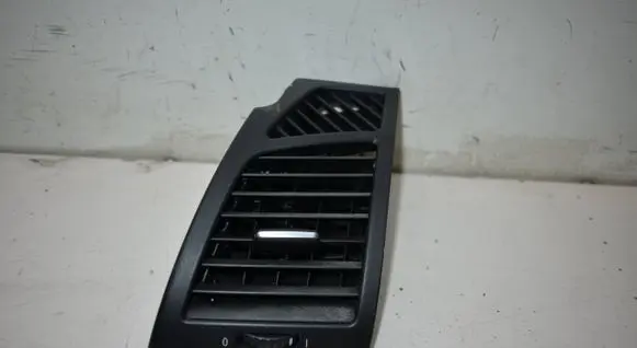 BMW 1 E81 E87 Dashboard side air vent grill/cover trim 7059187