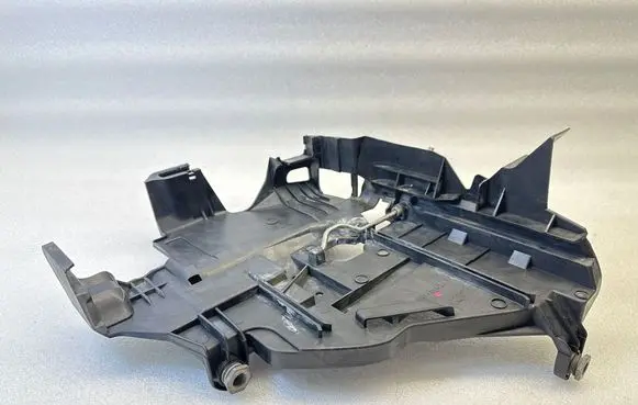 Volkswagen Touareg I Headlight/headlamp mounting bracket 7L6941614C