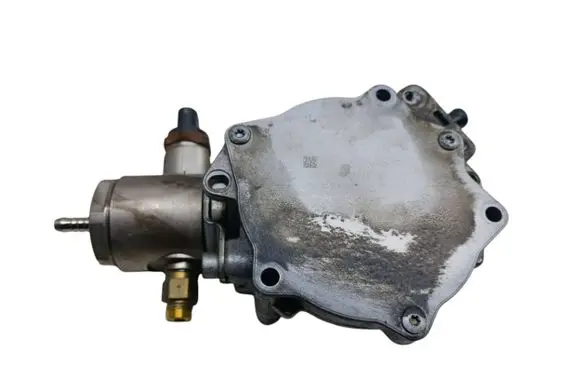 Audi A4 S4 B8 8K Fuel injection high pressure pump 06J127025D