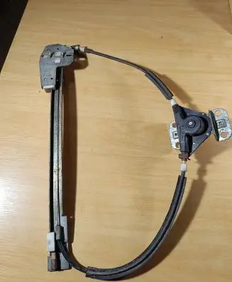 Volkswagen PASSAT B4 Rear door manual window regulator 357839402