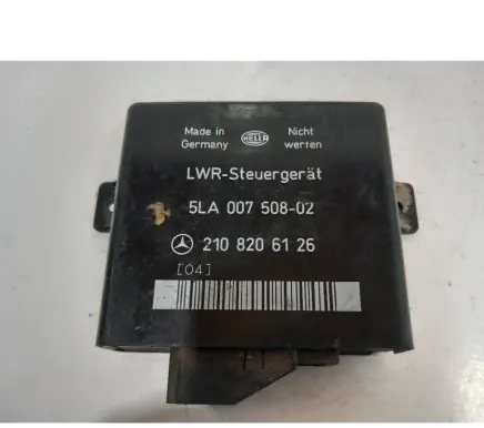 Mercedes-Benz E W210 Light module LCM 2108206126 5LA00750802