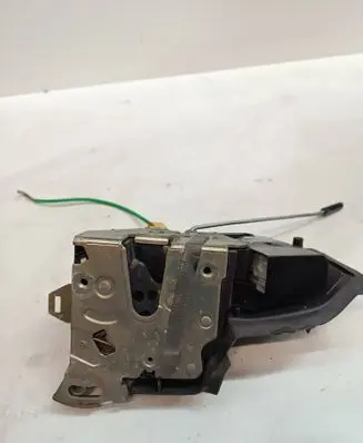 BMW 5 E39 Front door lock 82350959