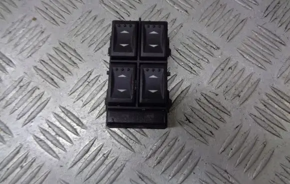 Ford Mondeo Mk III Front door window switch trim 3S7T-14A132-BA