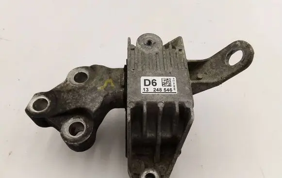 Opel Astra J Engine mount bracket 13248546