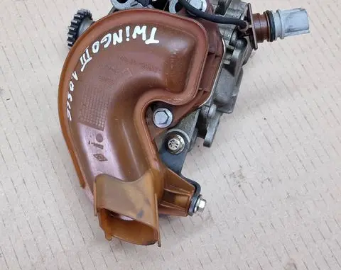 Renault Twingo III Oil pump 150127302R