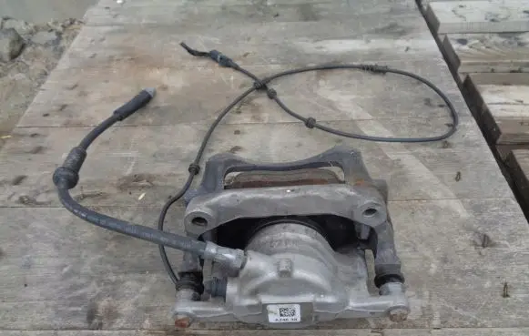 Mercedes-Benz B W246 W242 Front brake caliper 24638