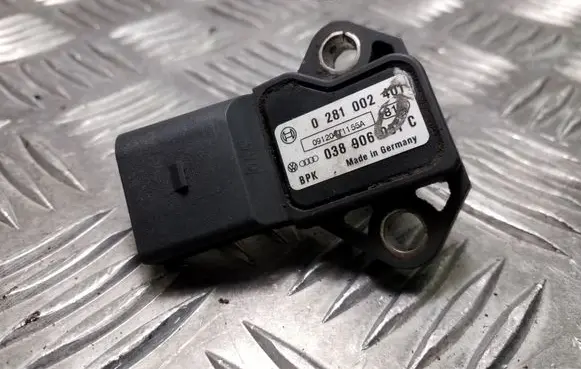 Volkswagen PASSAT CC Air pressure sensor 0281002401 038906051C