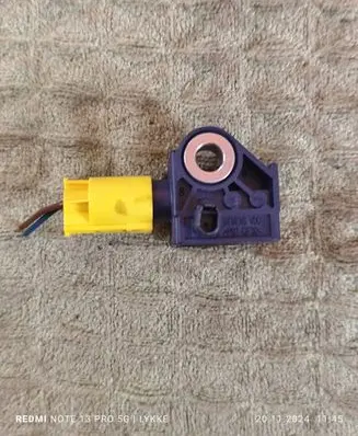 Mercedes-Benz C W204 Airbag deployment crash/impact sensor A2128204926 5WK43872