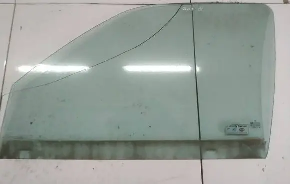 Volkswagen Golf III Front door window glass four-door AS2