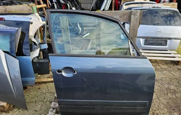 Audi A2 Front door 8Z0831512A