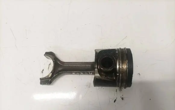 Alfa Romeo 159 Piston with connecting rod