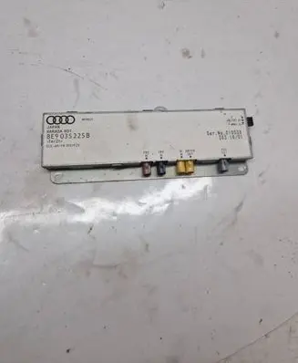 Audi A4 S4 B7 8E 8H Antenna control unit 8E9035225B