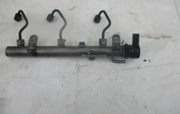 Mercedes-Benz ML W164 Fuel main line pipe