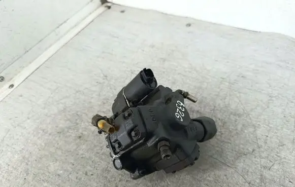 Volvo V50 Fuel injection high pressure pump 