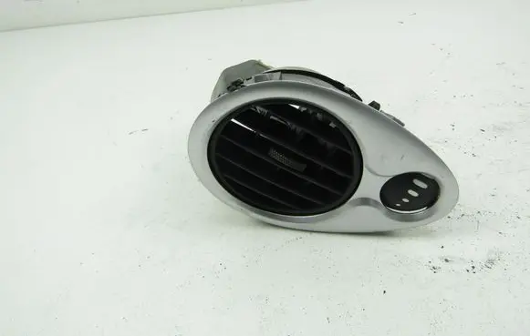Renault Clio III Dash center air vent grill 