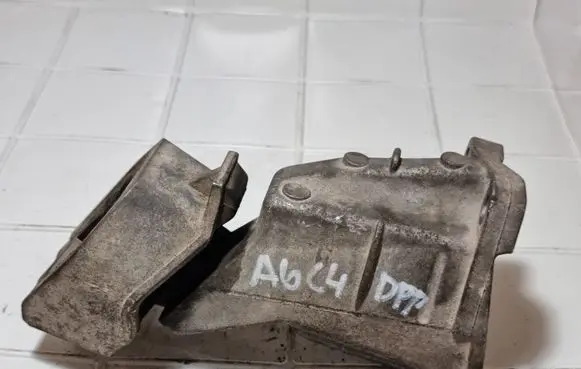 Audi A6 S6 C4 4A Engine mount bracket 4A0399113E