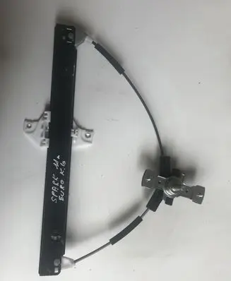 Rear door manual window regulator