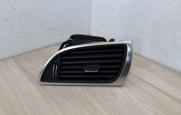 Audi A6 C7 Dashboard side air vent grill/cover trim 4G1820902