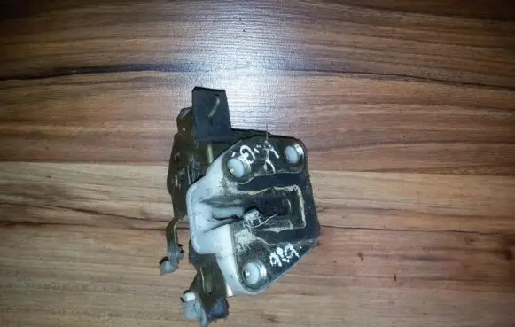 Mazda 323 F Rear door lock