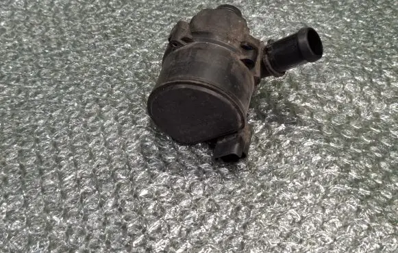 Renault Master III Water pump 392023219