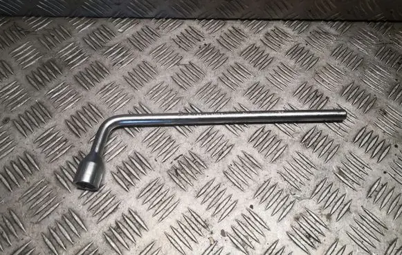 Mercedes-Benz C W204 Wheel nut wrench A2215810001 2215810001