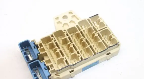 Toyota Land Cruiser (HDJ90) Fuse box set