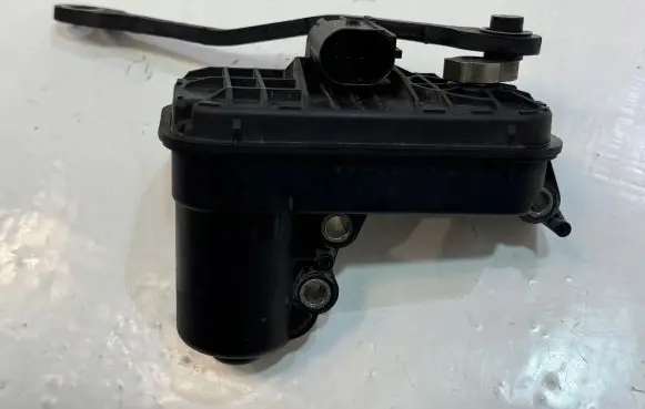 Volkswagen PASSAT B8 Turbine electric control actuator 04E145725CT
