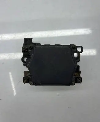 Toyota Prius+ (ZVW40) Distronic sensor radar 88210-47050 23000-6401 10108429