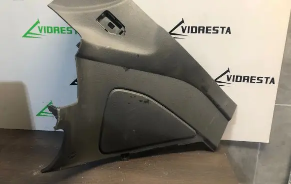 Foot area side trim