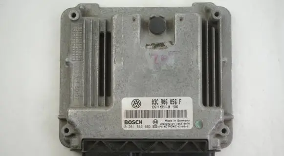 Volkswagen Touran I Engine control unit/module 03C906056F 0261S02003