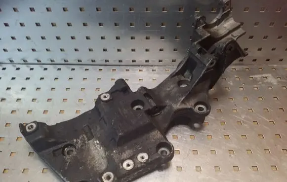 Mitsubishi Grandis Generator/alternator bracket 03G903143E