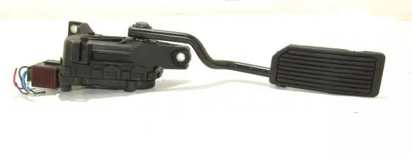 Nissan Primera Accelerator throttle pedal 18002AU400