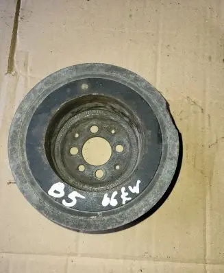 Volkswagen PASSAT B5 Crankshaft gear 028105243