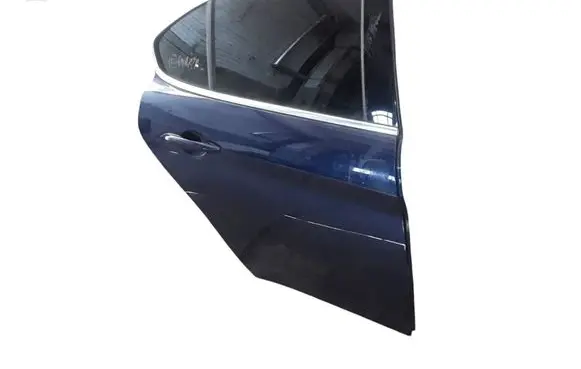 Alfa Romeo Giulia Rear door 