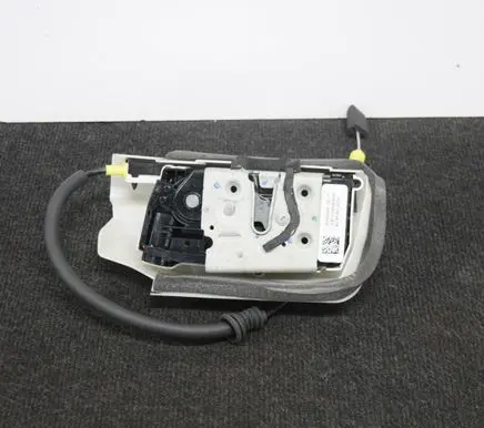 Tesla Model 3 Rear door lock 106896900F