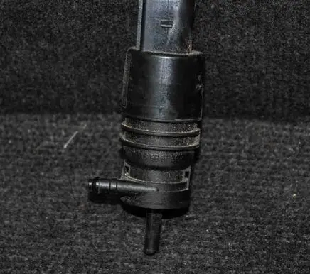 BMW 3 F30 F35 F31 Windscreen/windshield washer pump 7302589