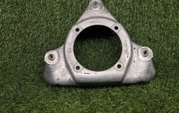 Coil spring mount
