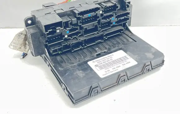 Mercedes-Benz C W203 Fuse module 2035453501 5DK00848543