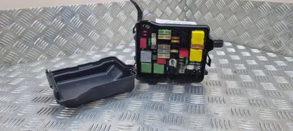 Peugeot 2008 I Fuse box set 9671924480