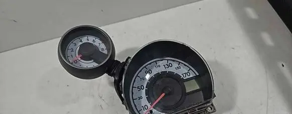 Peugeot 107 Speedometer (instrument cluster) 838000H041A 768040L